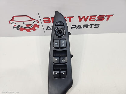 2015 HYUNDAI I30 Pwr Dr Wind Switch