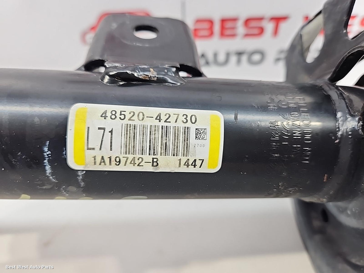 2025 TOYOTA RAV4 Left Front Strut