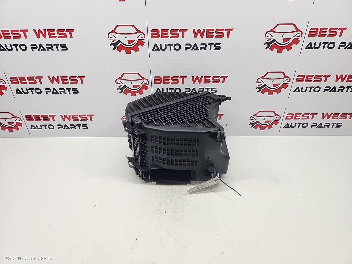 2013 HYUNDAI SANTA FE Air Cleaner/Box