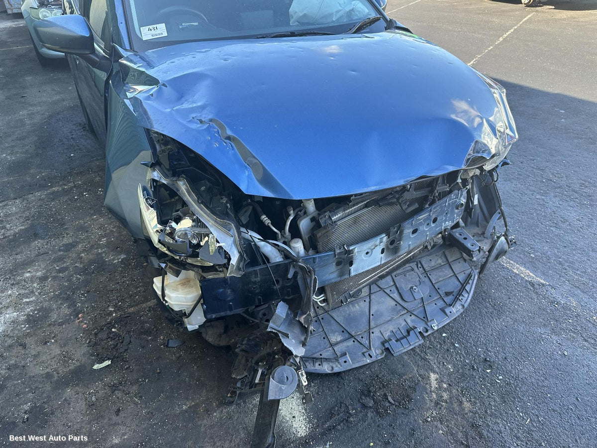2017 MAZDA 2 Right Front Hub Assembly