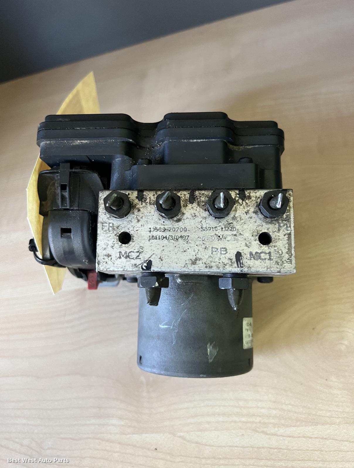 2011 HYUNDAI I20 Abs Pump/Modulator