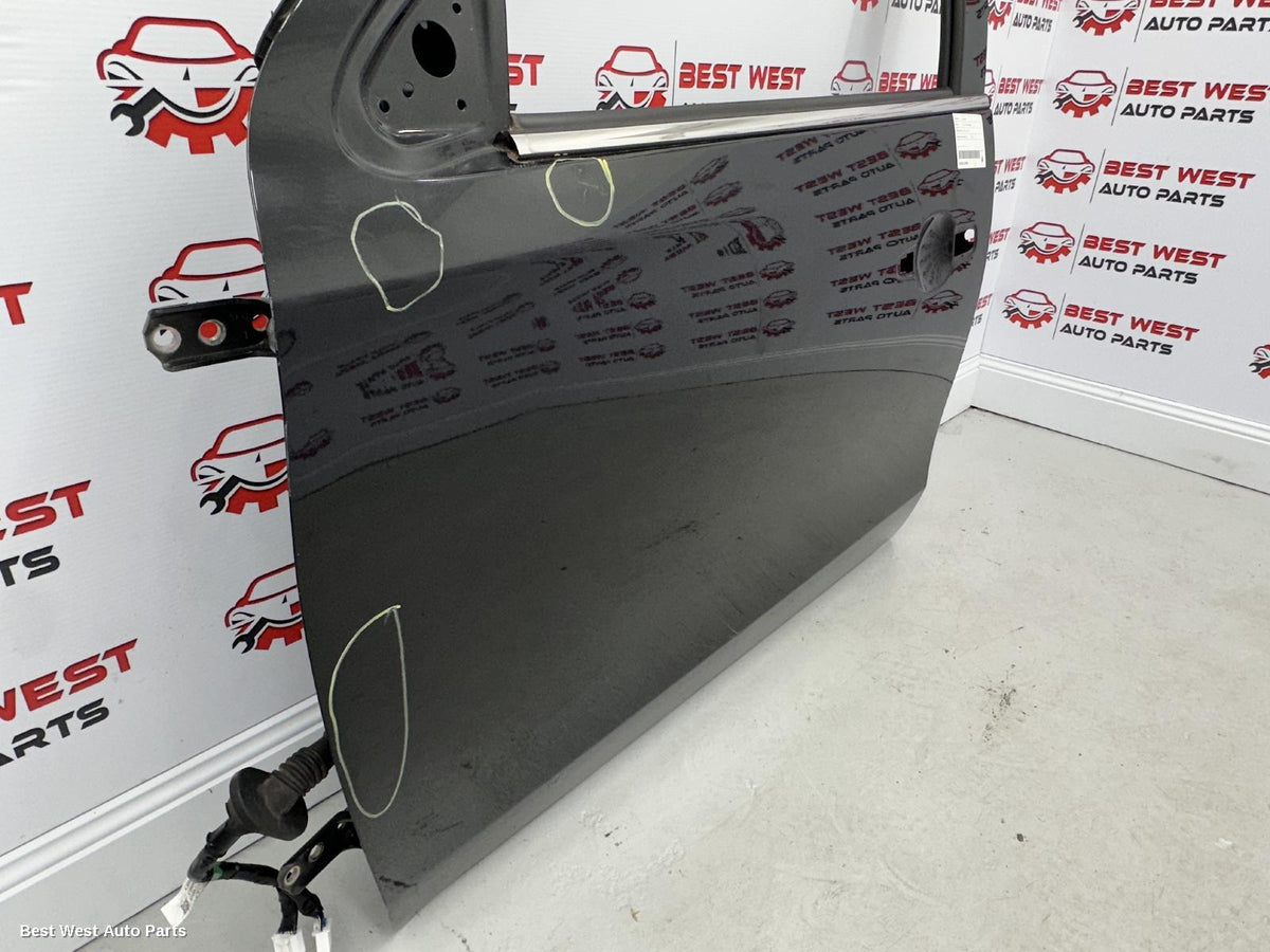 2019 MITSUBISHI PAJERO Left Front Door