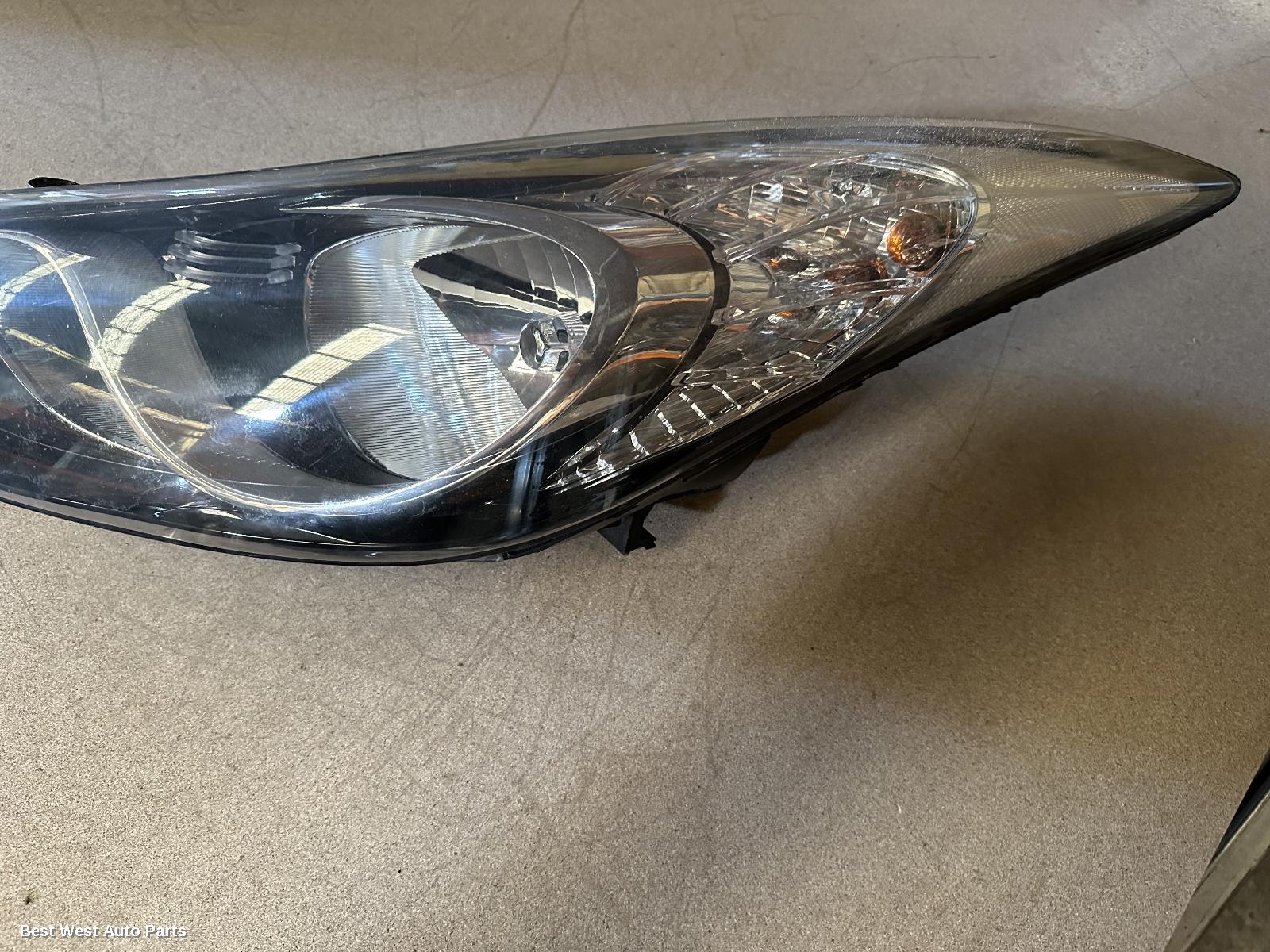 2011 HYUNDAI ELANTRA Left Headlamp