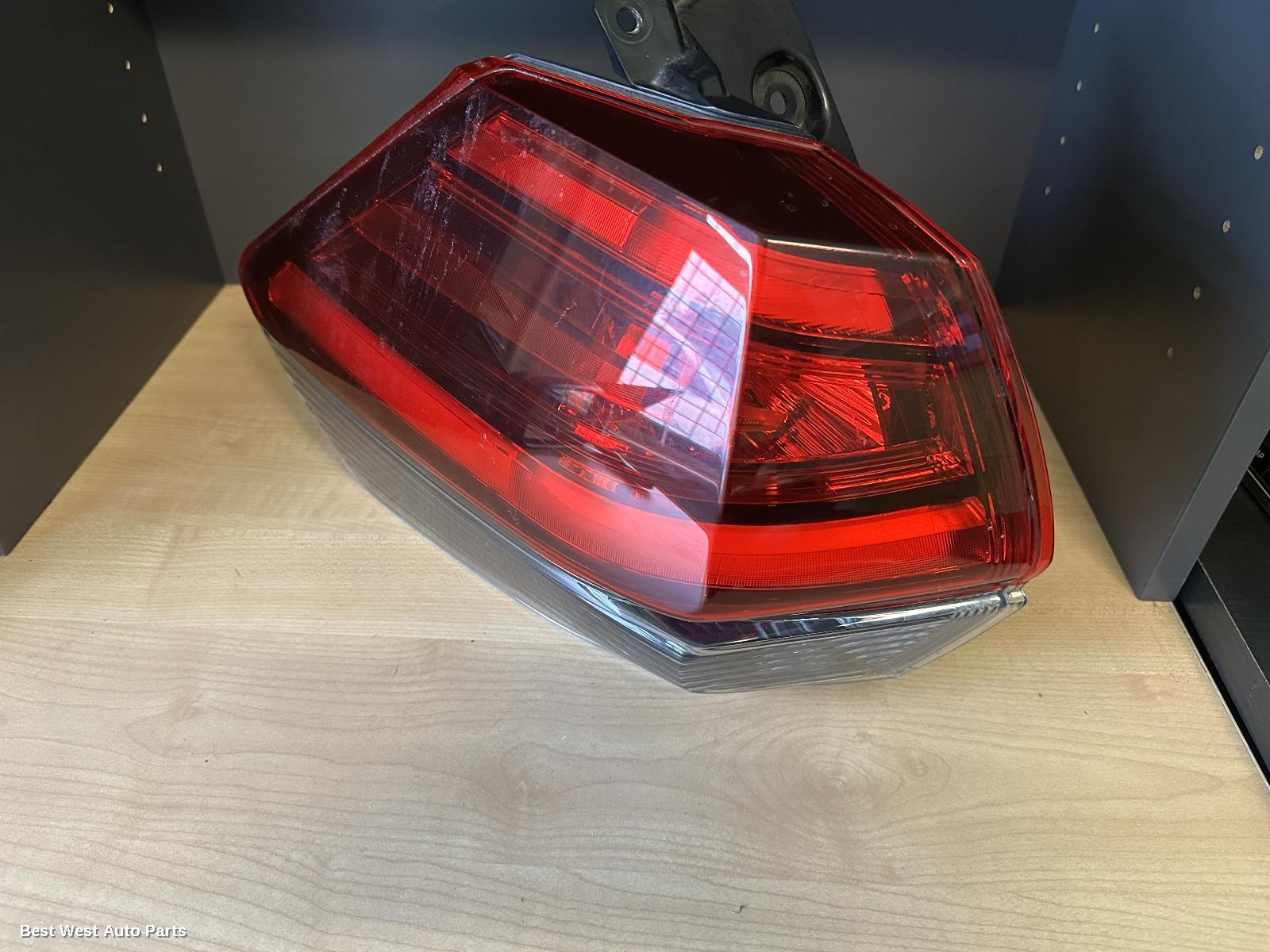2020 NISSAN XTRAIL Left Taillight