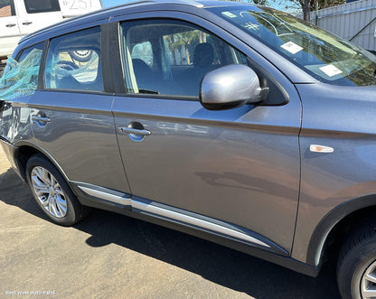 2019 MITSUBISHI OUTLANDER Side Step/Skirt