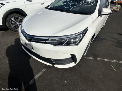 2017 TOYOTA COROLLA Left Headlamp