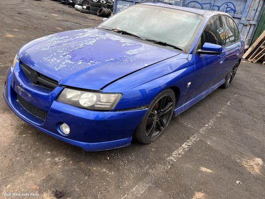 2004 HOLDEN COMMODORE Right Headlamp