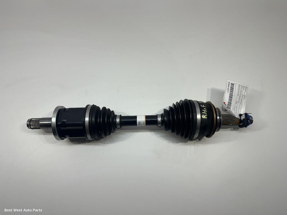 2024 TOYOTA HILUX Right Driveshaft