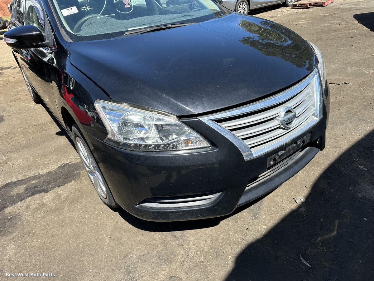 2013 NISSAN PULSAR Right Guard