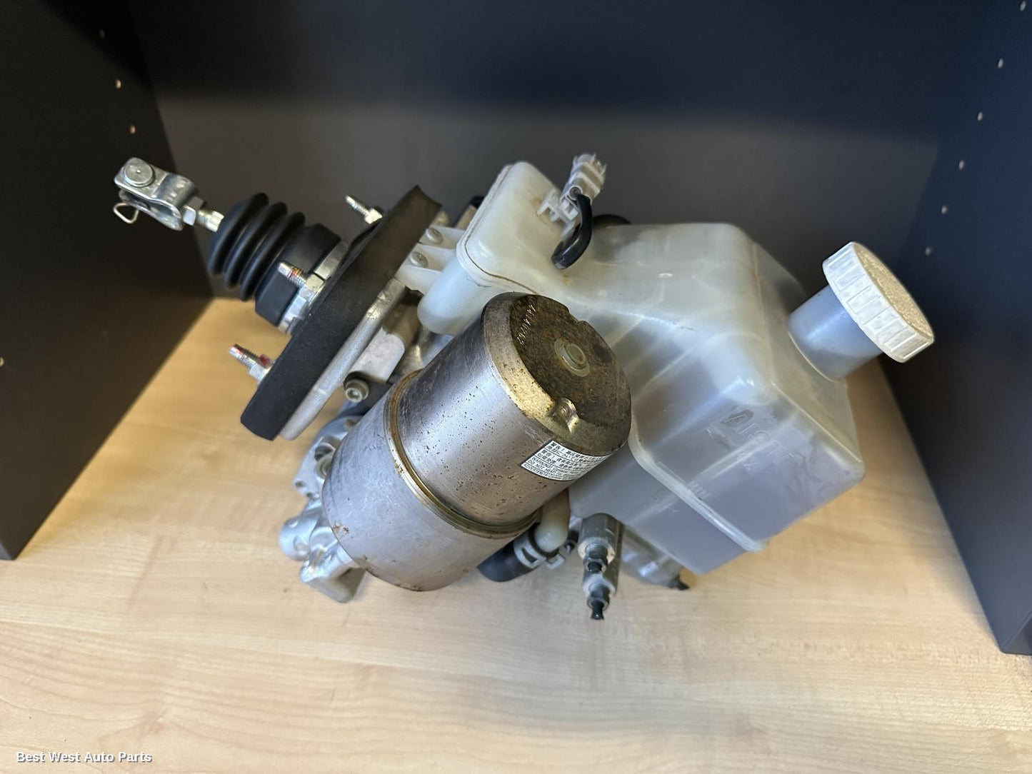 2015 MITSUBISHI PAJERO Abs Pump/Modulator