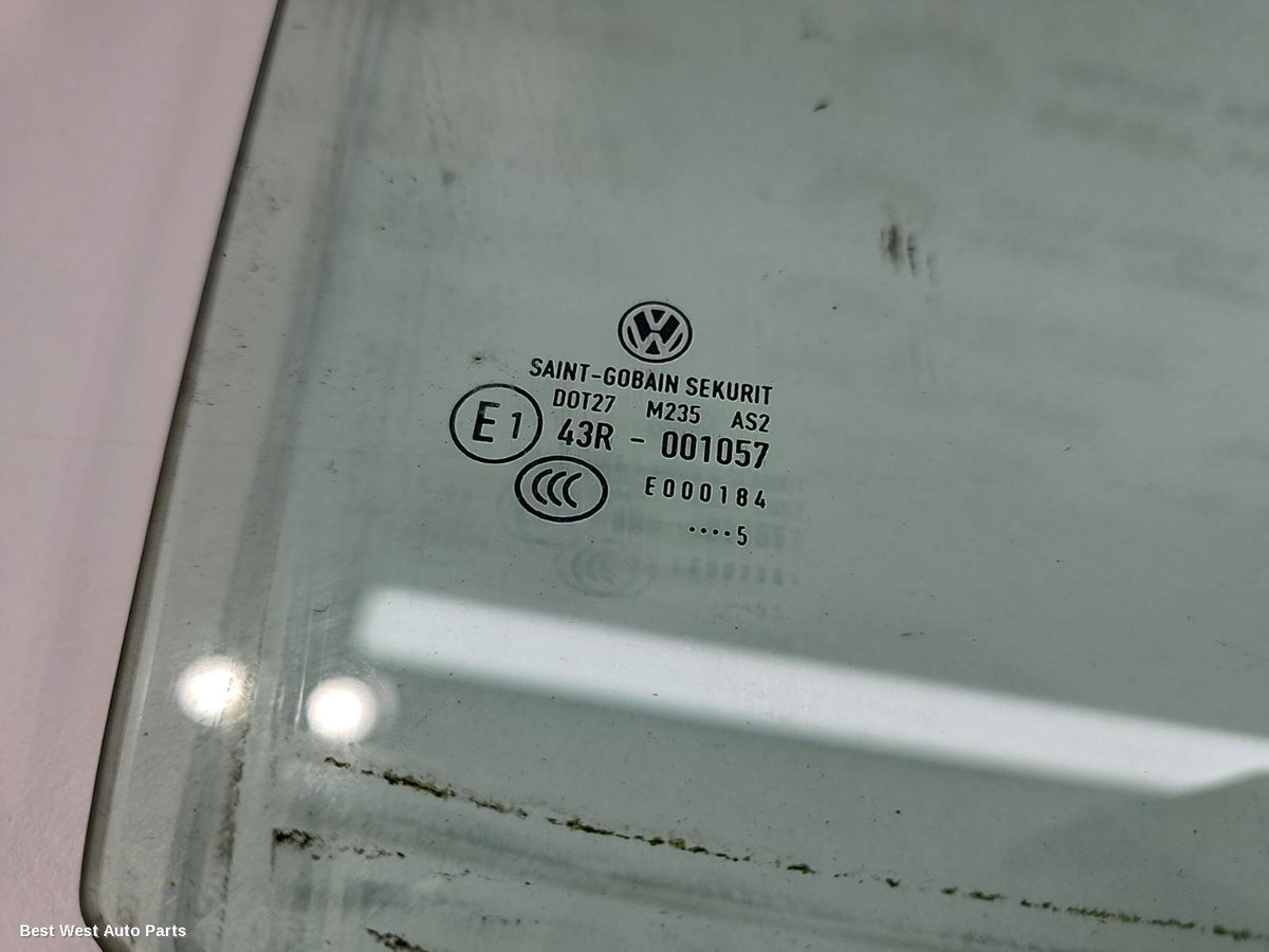 2015 VOLKSWAGEN CADDY Right Front Door Window