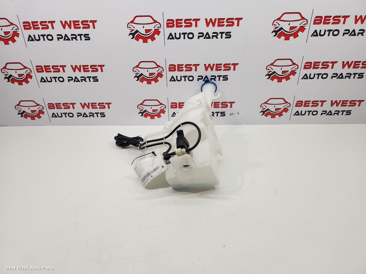 2020 HYUNDAI I30 Washer Bottle