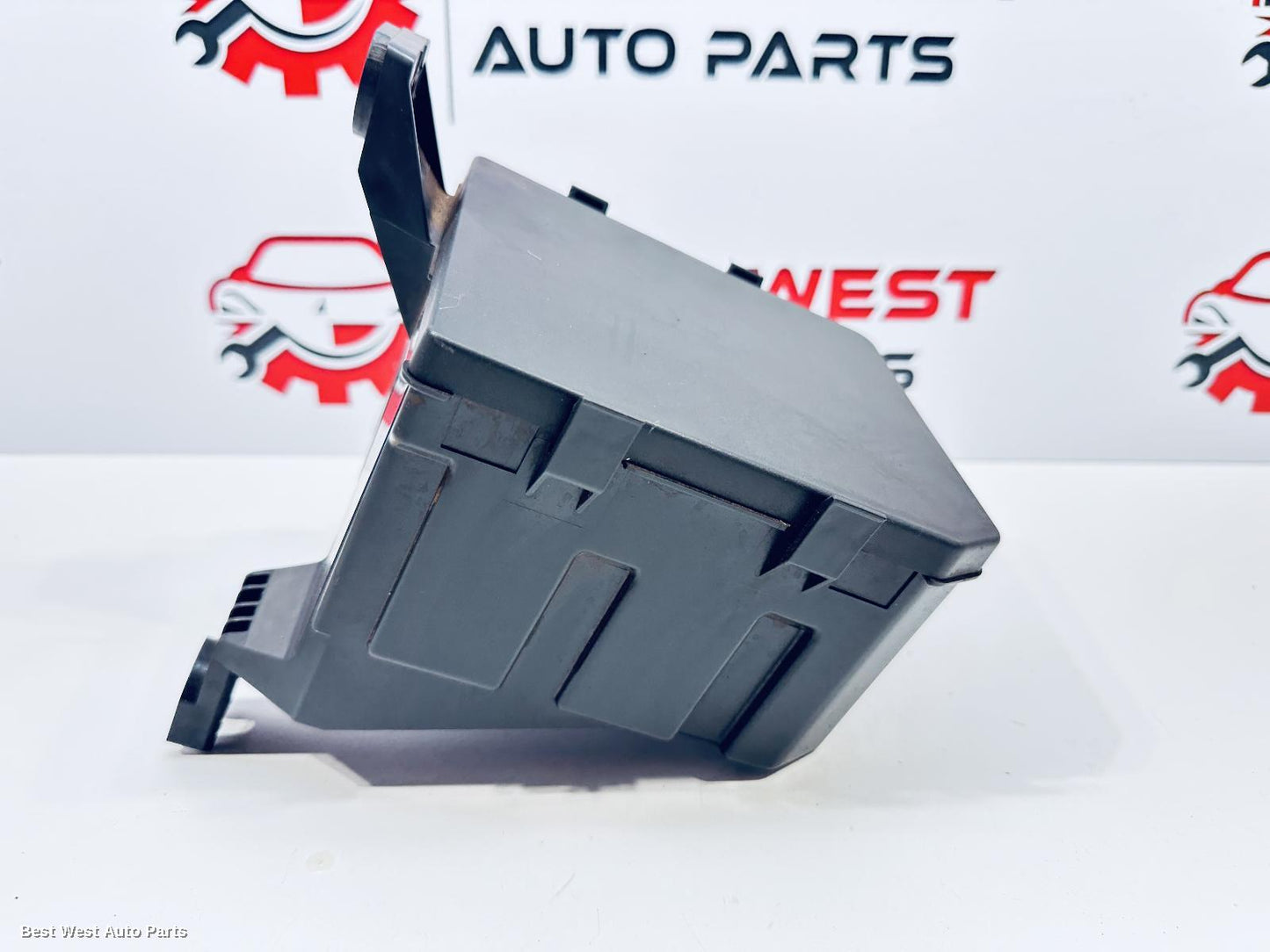 2018 NISSAN NAVARA Fuse Box