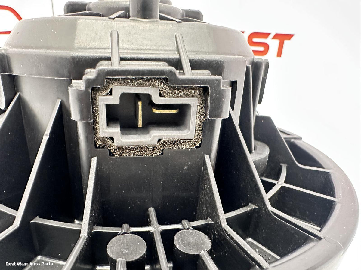 2014 HYUNDAI I30 Heater Fan Motor