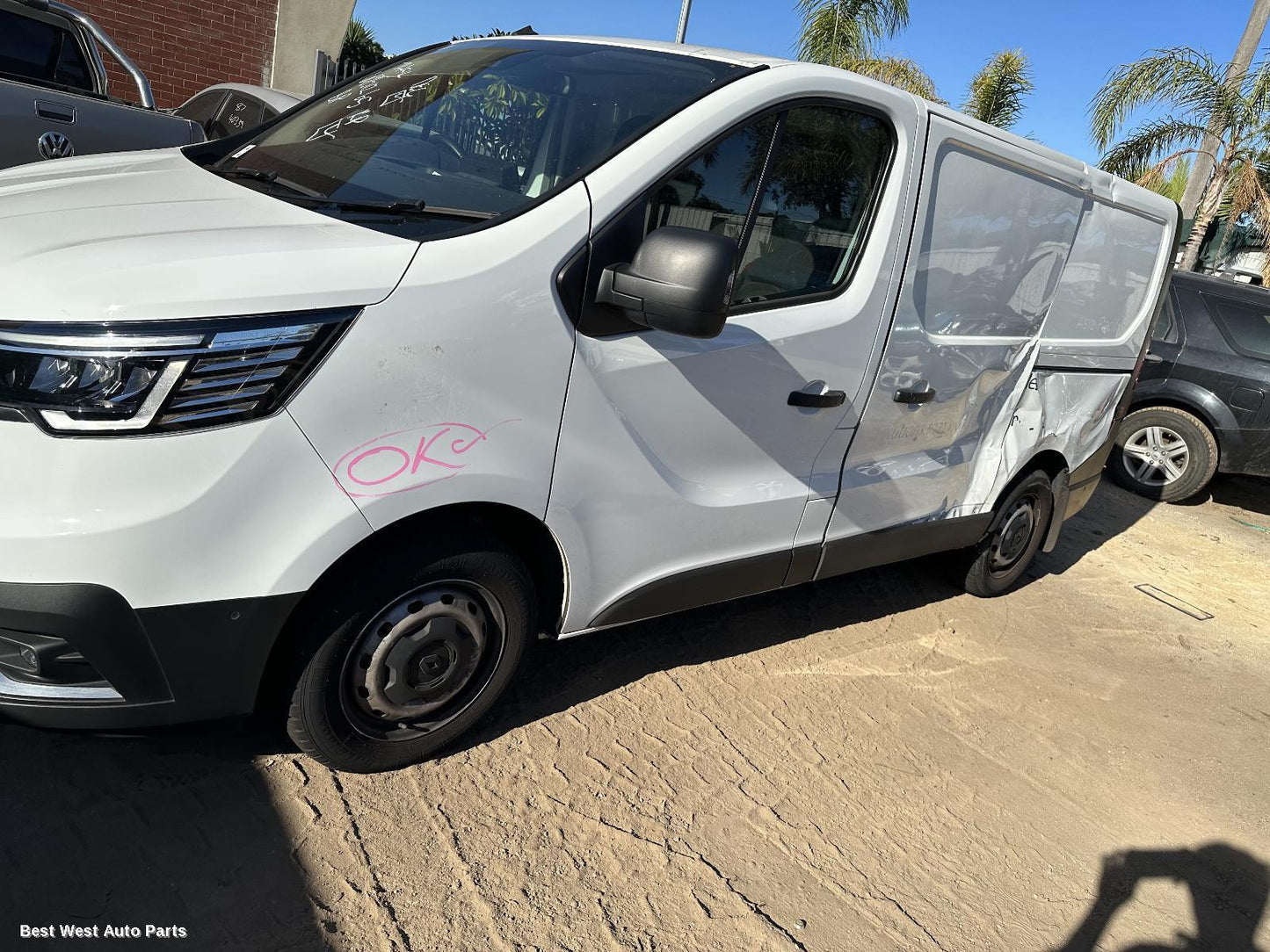 2024 RENAULT TRAFIC Left Guard