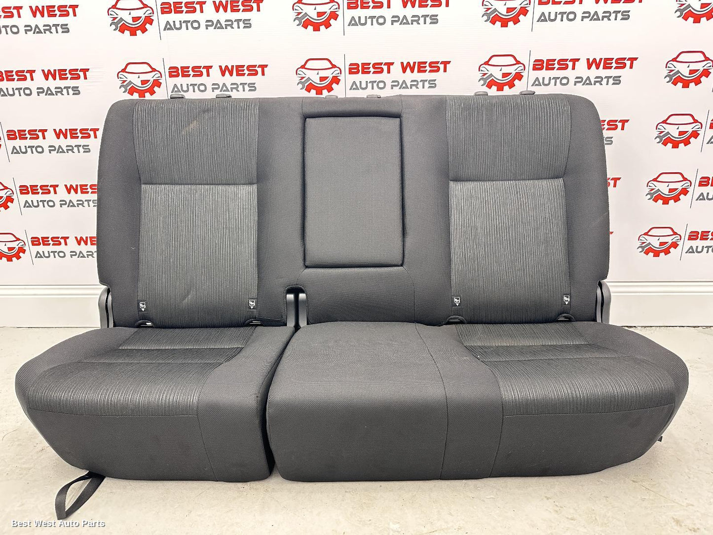 2024 TOYOTA HILUX 2nd Seat (Rear Seat)