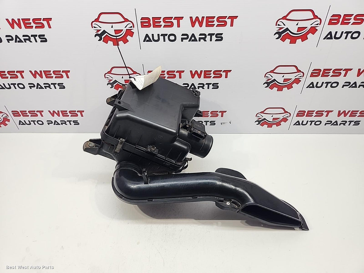 2010 MITSUBISHI TRITON Air Cleaner/Box