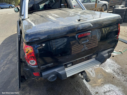 2015 MITSUBISHI TRITON Left Rear Door Window