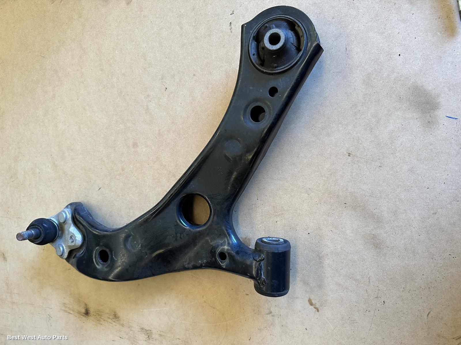 2021 TOYOTA COROLLA Right Front Lower Control Arm
