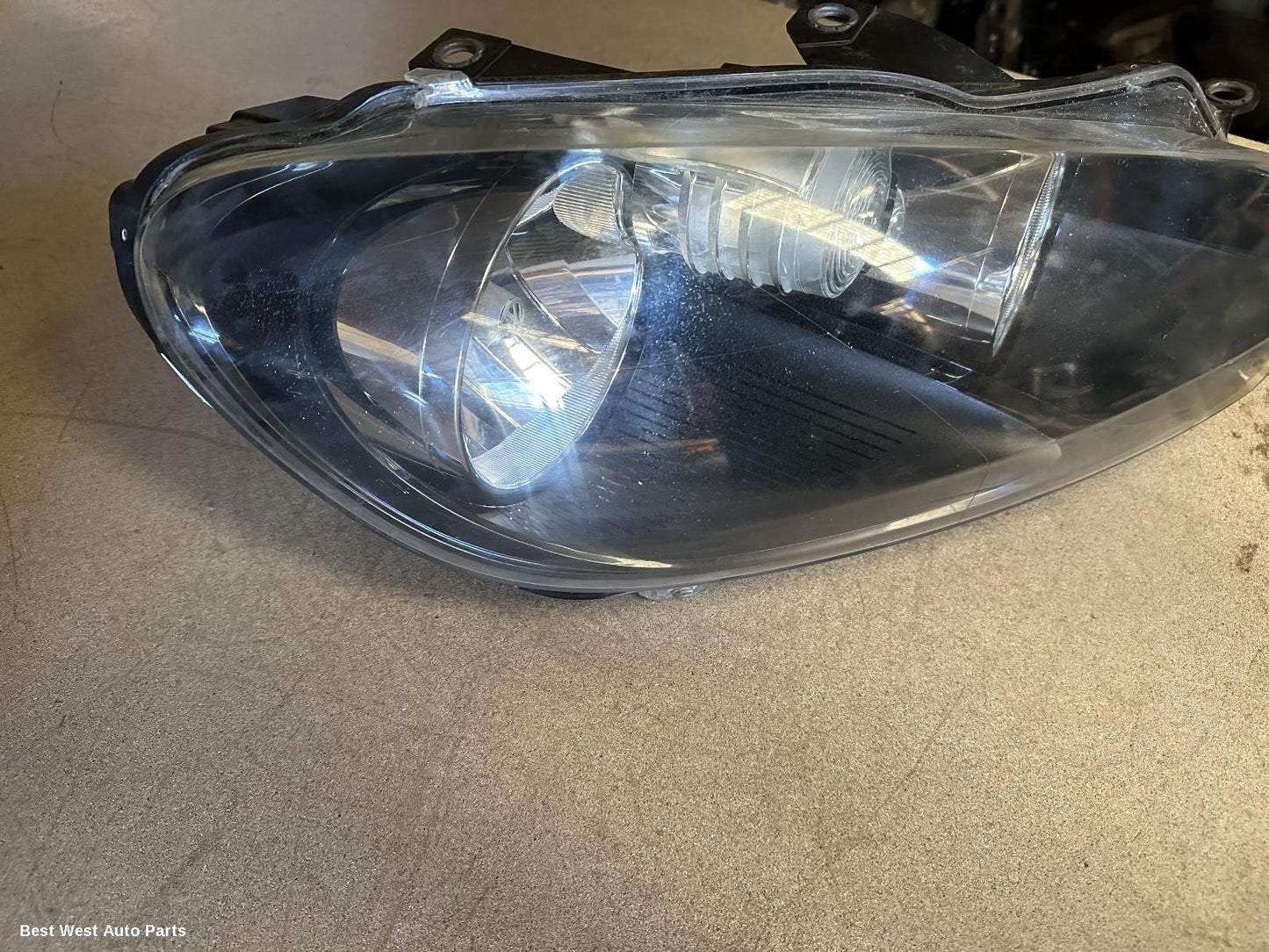 2011 VOLKSWAGEN GOLF Right Headlamp