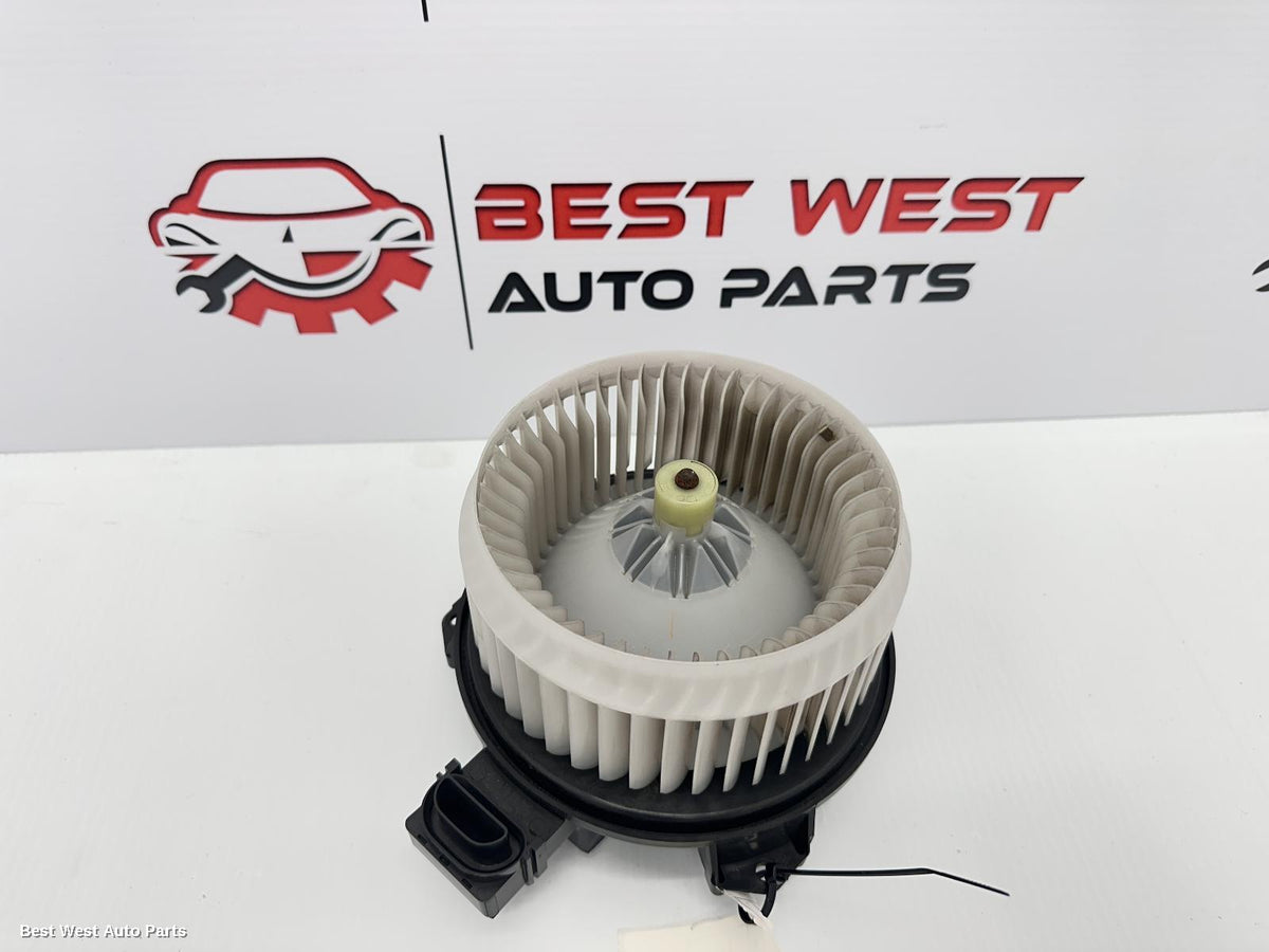 2014 TOYOTA RAV4 Heater Fan Motor