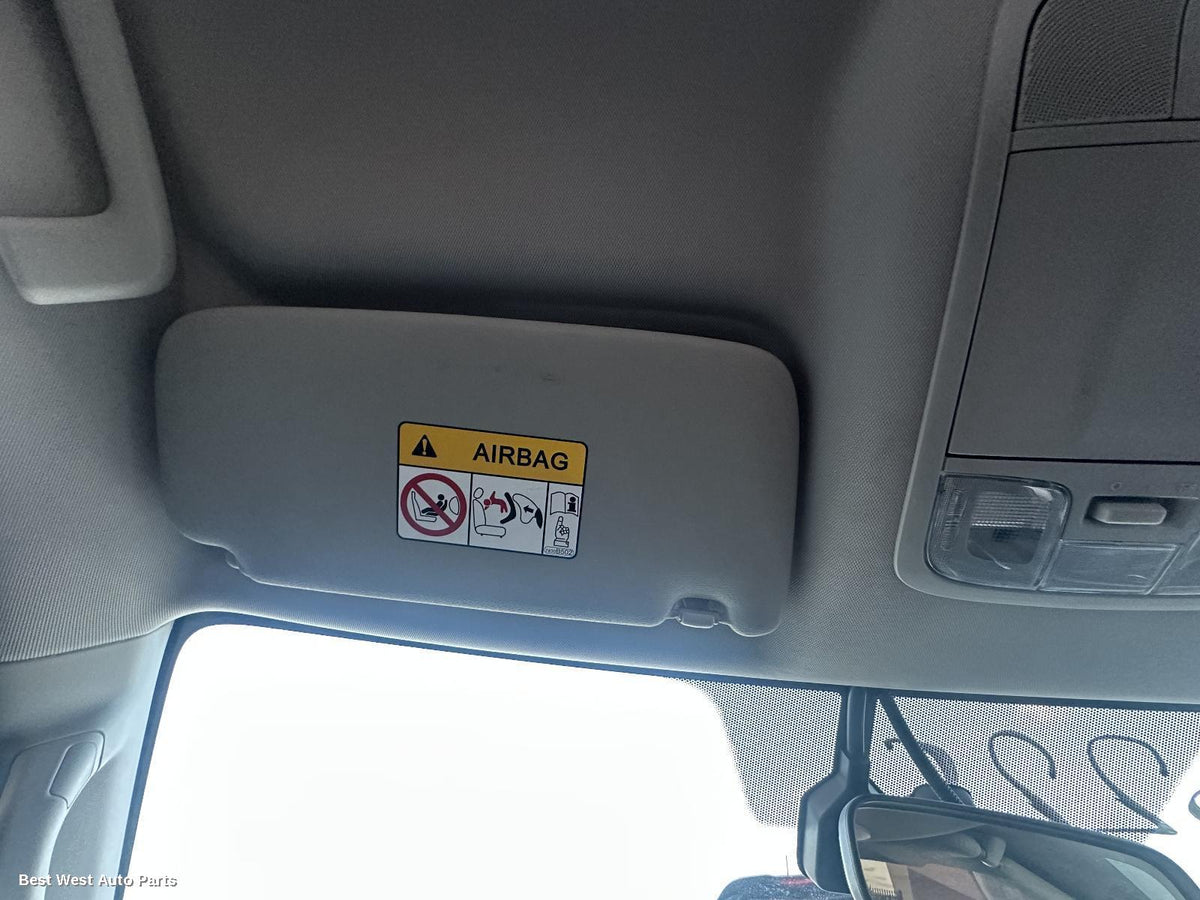 2025 MITSUBISHI PAJERO Sunvisor