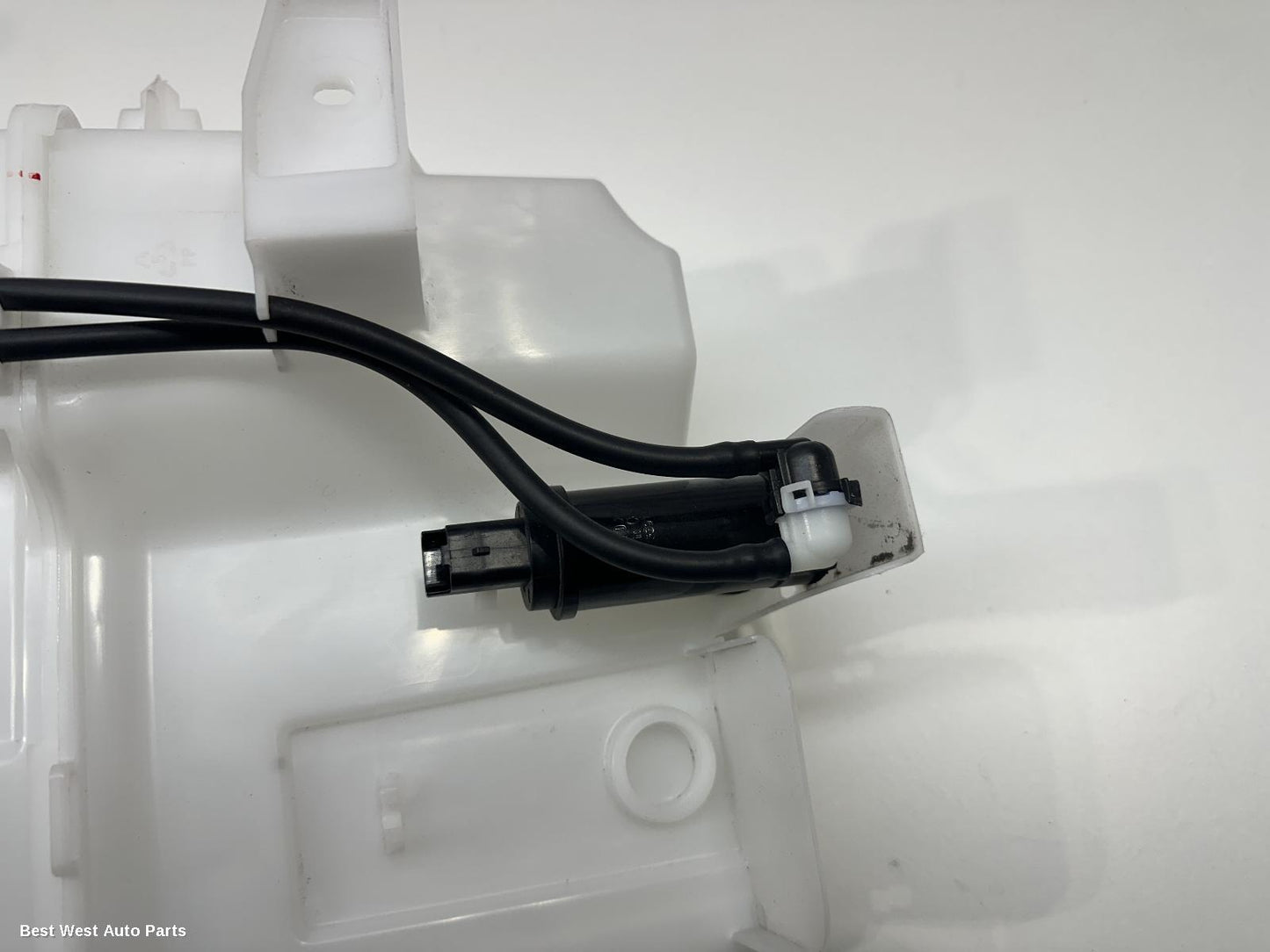 2023 MITSUBISHI OUTLANDER Washer Bottle