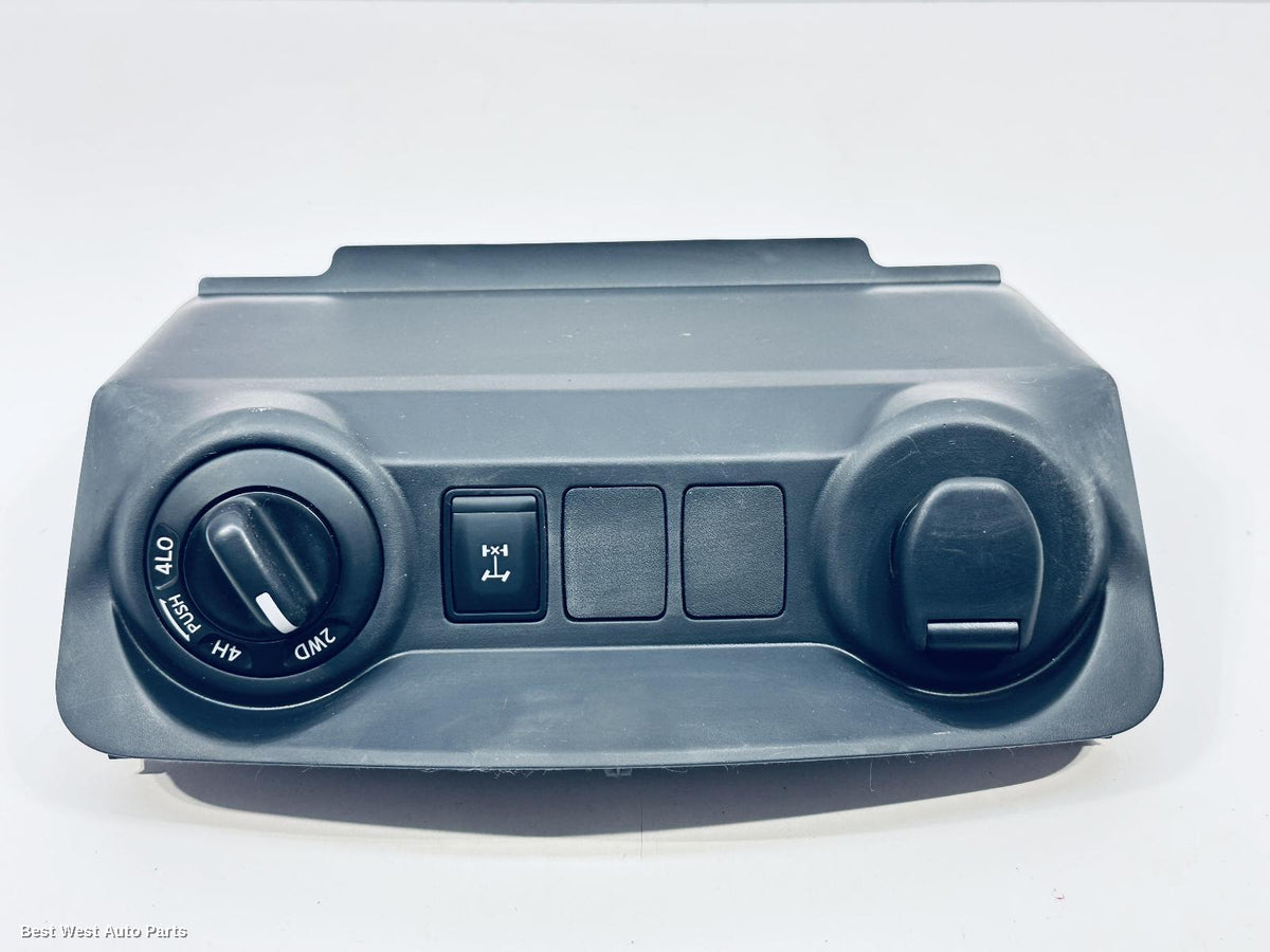 2018 NISSAN NAVARA Misc Switch/Relay