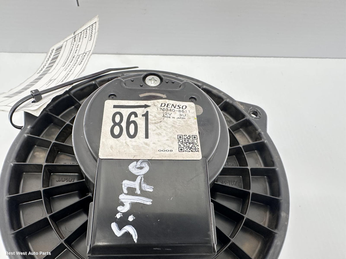 2017 MITSUBISHI PAJERO Heater Fan Motor