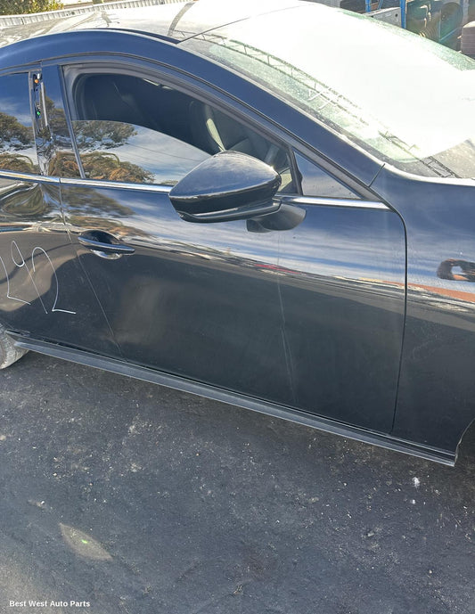 2020 MAZDA 3 Right Front Door Window