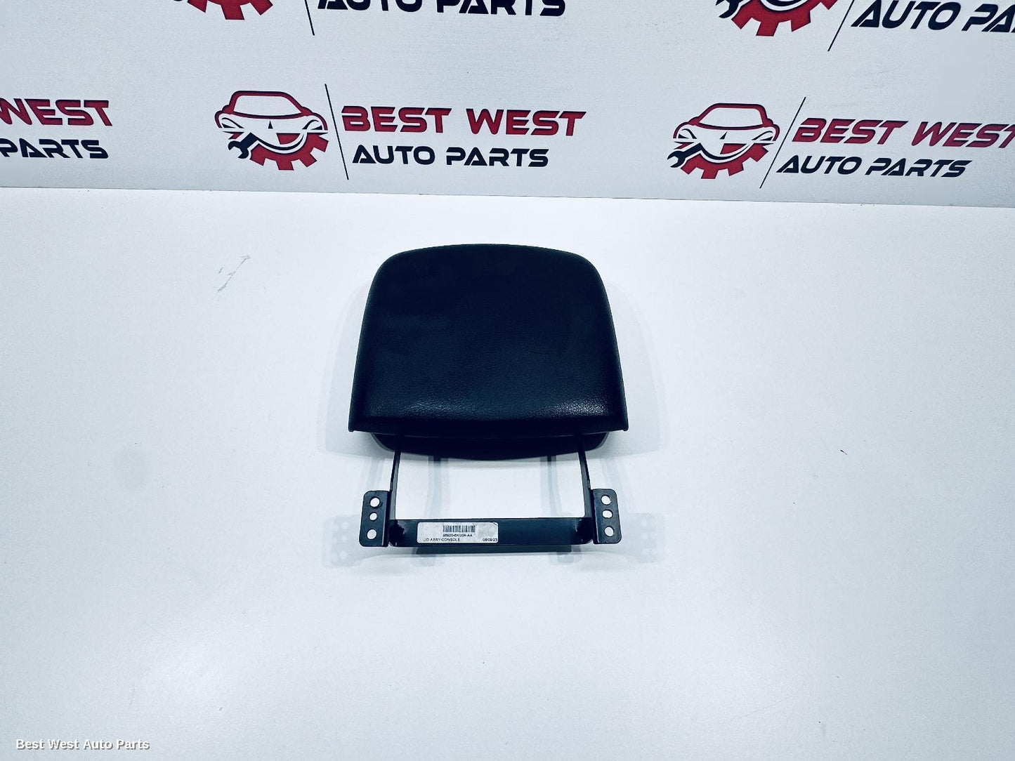 2024 NISSAN NAVARA Console