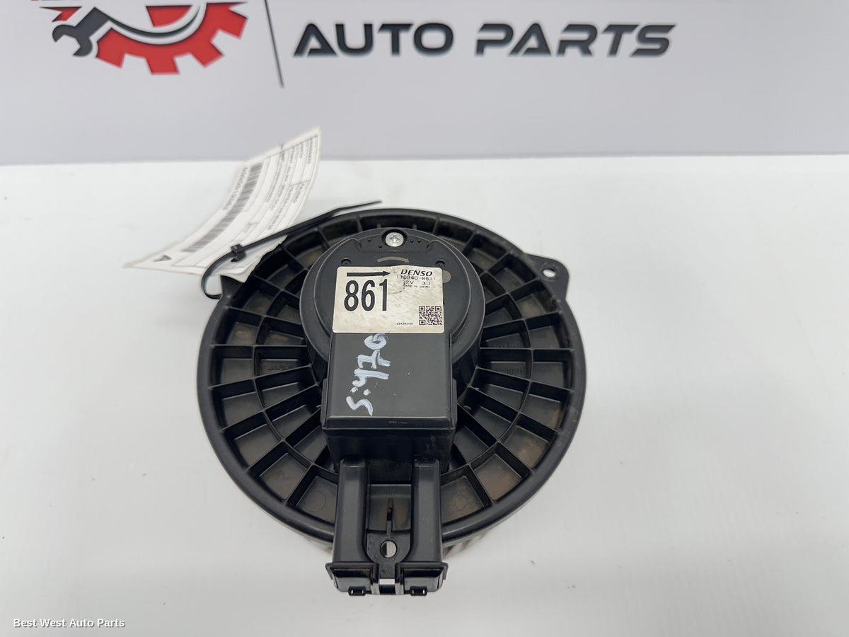 2017 MITSUBISHI PAJERO Heater Fan Motor