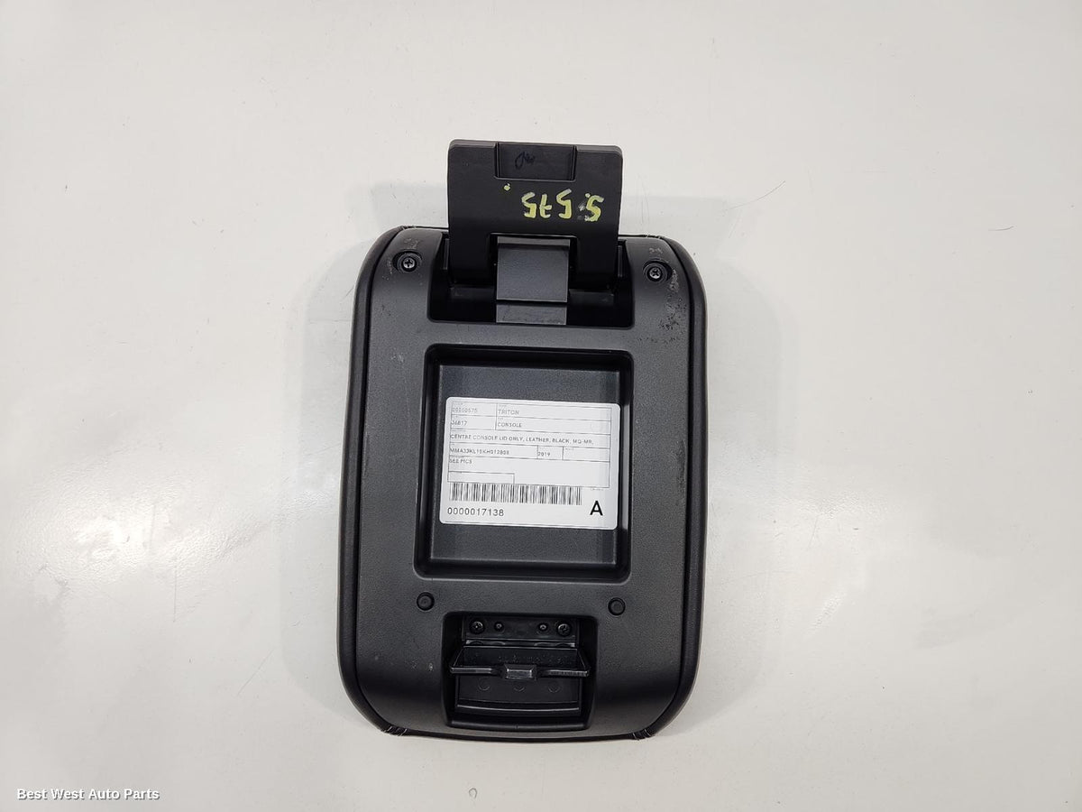 2019 MITSUBISHI TRITON Console