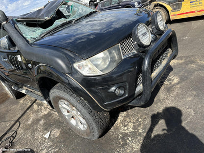 2015 MITSUBISHI TRITON Air Cleaner/Box