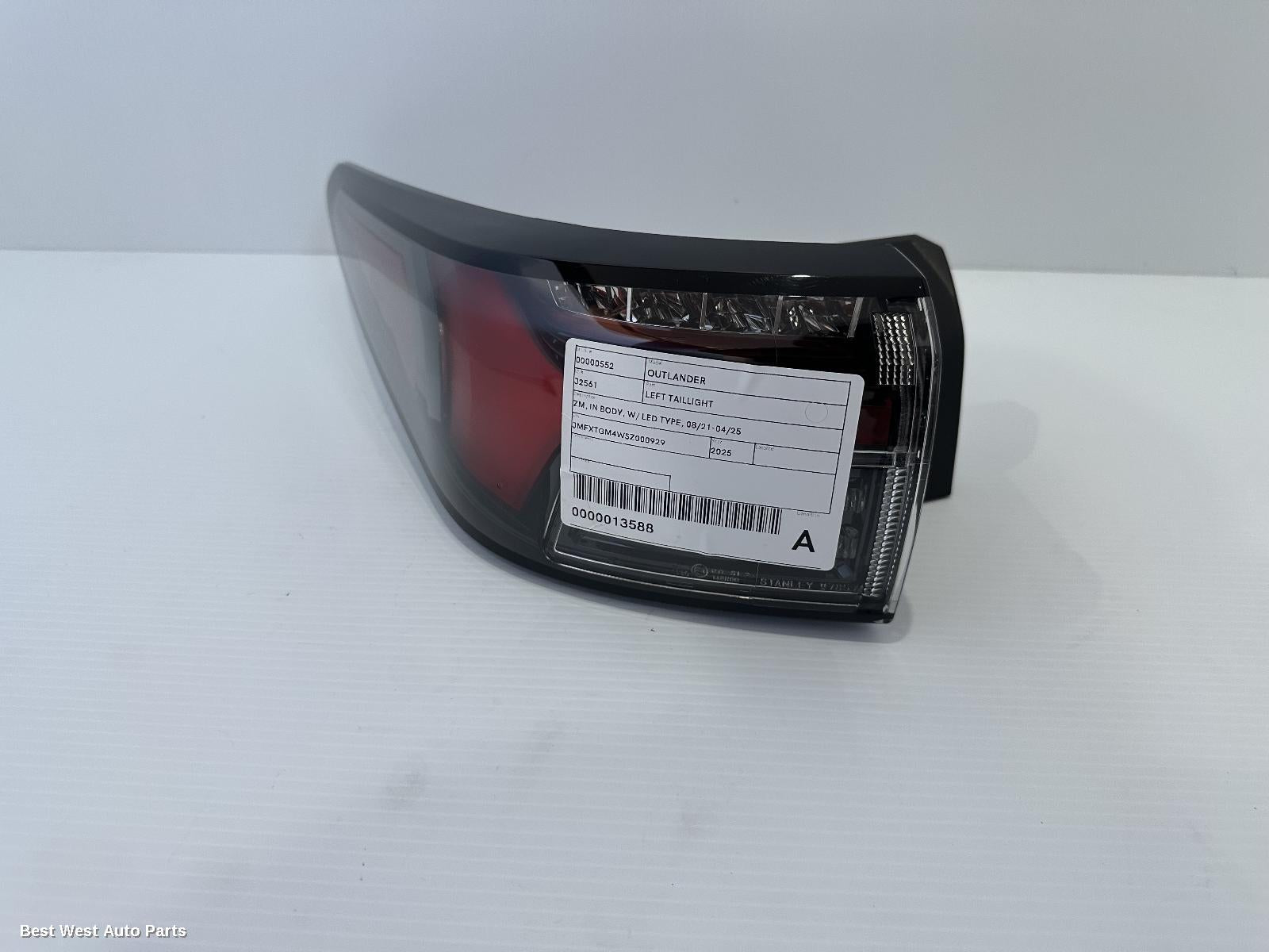 2025 MITSUBISHI OUTLANDER Left Taillight