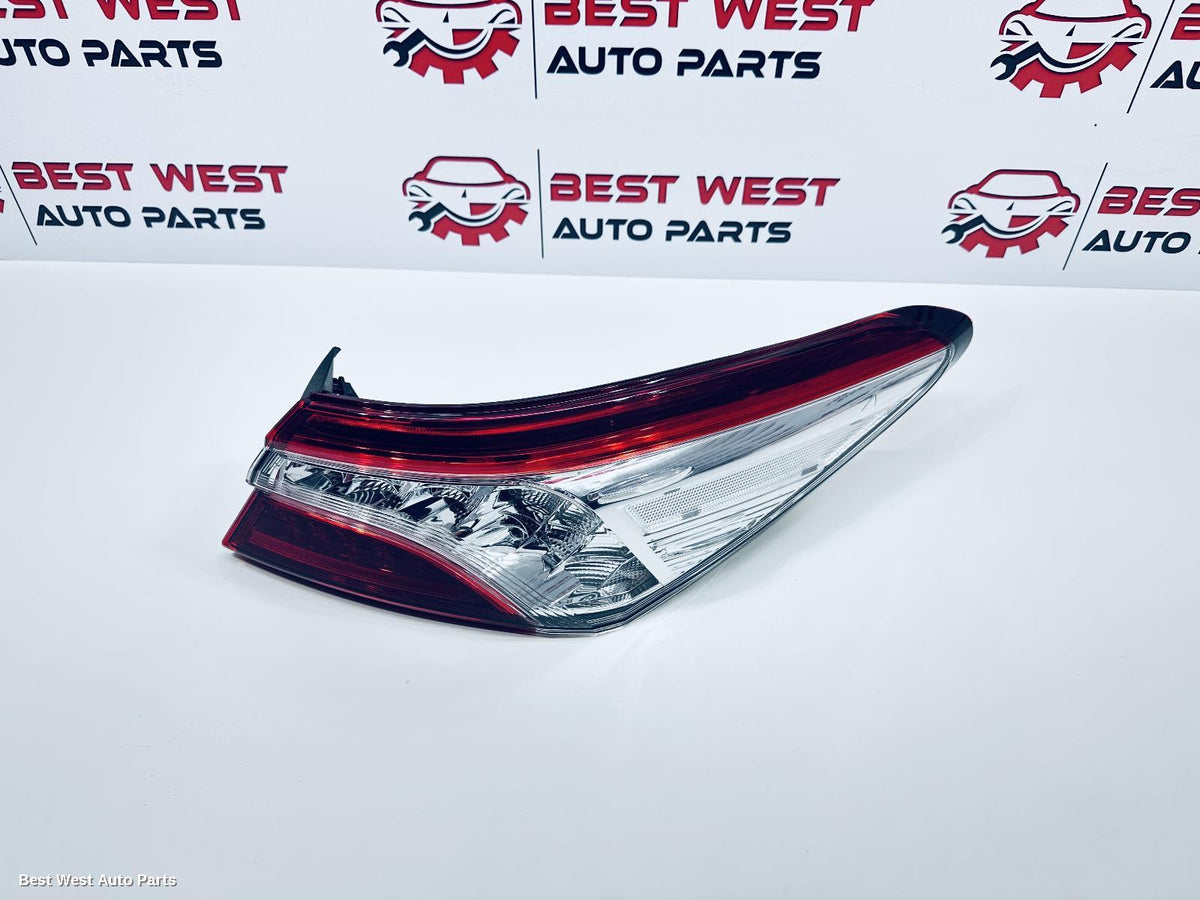 2021 TOYOTA CAMRY Right Taillight