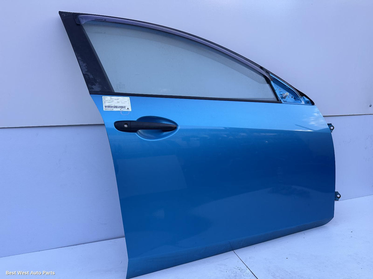 2010 MAZDA 3 Right Front Door