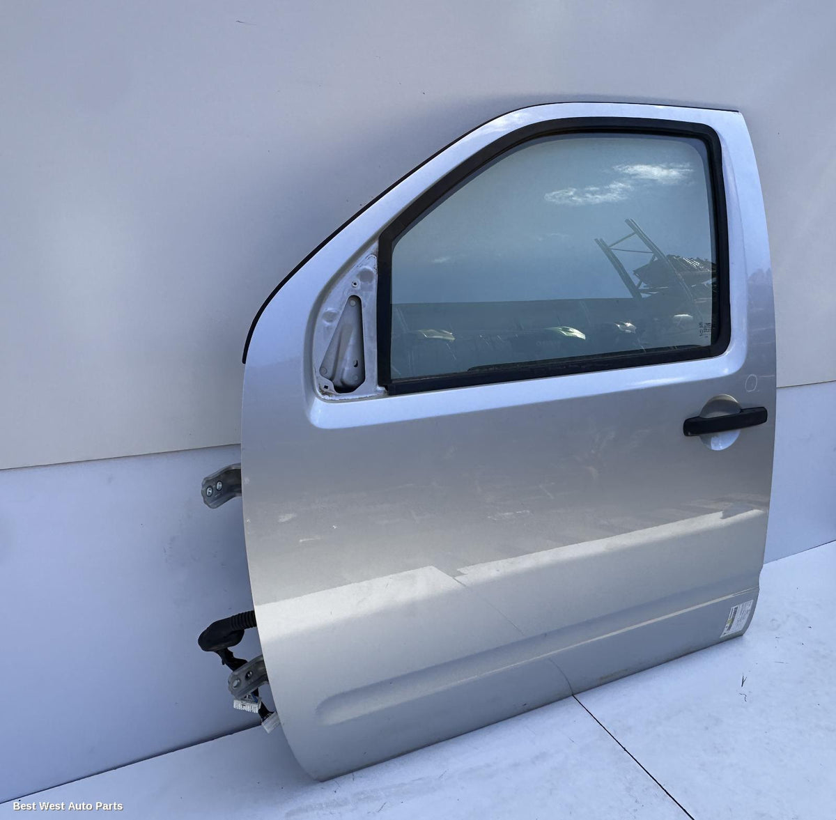2014 NISSAN NAVARA Left Front Door