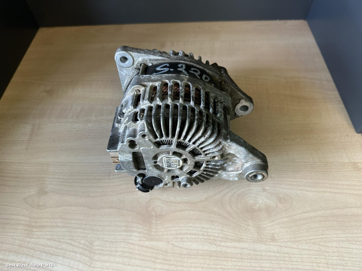 2014 NISSAN NAVARA Alternator