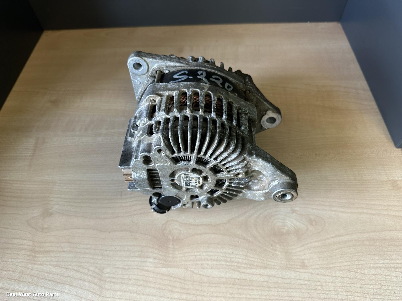 2014 NISSAN NAVARA Alternator
