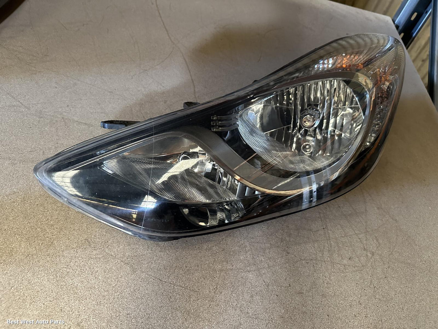 2011 HYUNDAI ELANTRA Left Headlamp