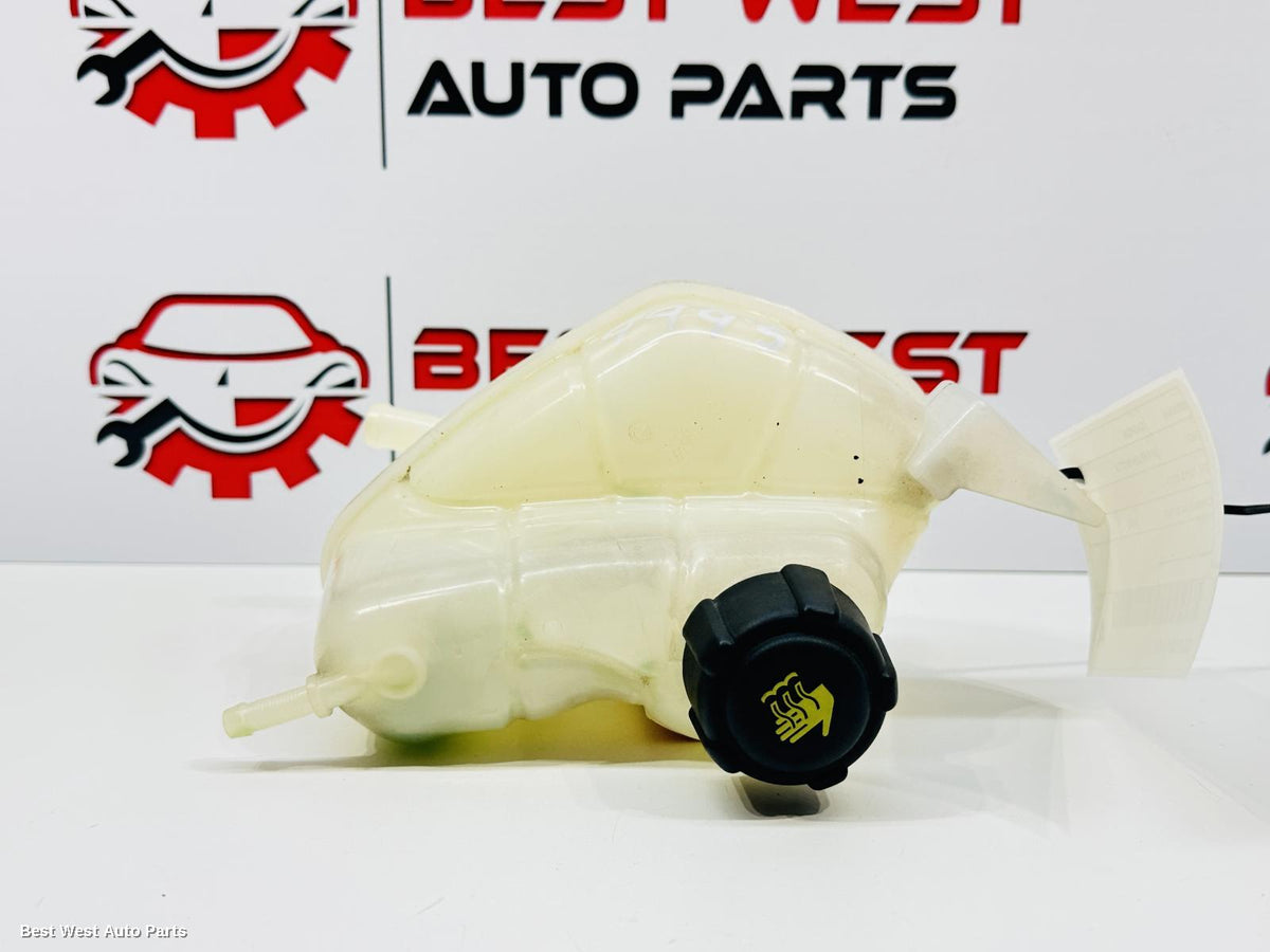 2016 NISSAN QASHQAI Overflow Bottle