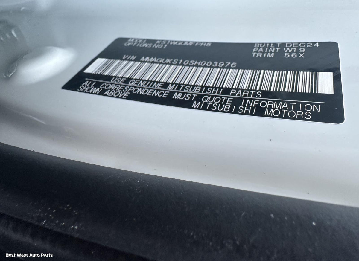 2025 MITSUBISHI PAJERO Fuel Filter Housing