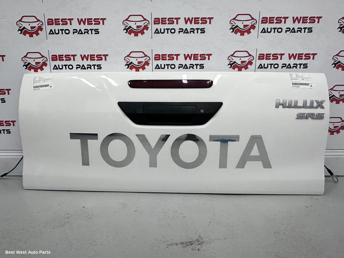 2024 TOYOTA HILUX Bootlid/Tailgate