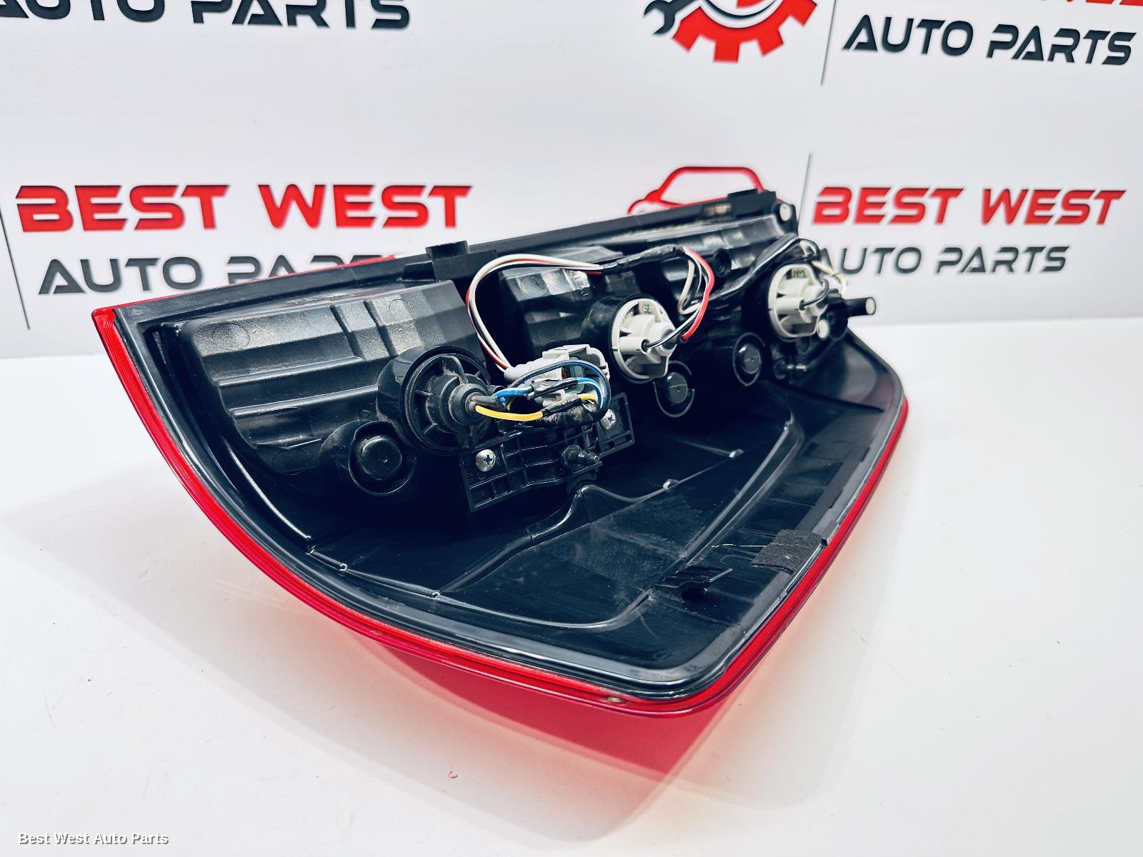 2024 NISSAN NAVARA Right Taillight
