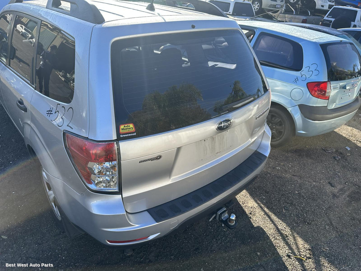 2010 SUBARU FORESTER Left Taillight