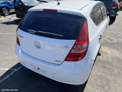 2011 HYUNDAI I30 Left Front Door