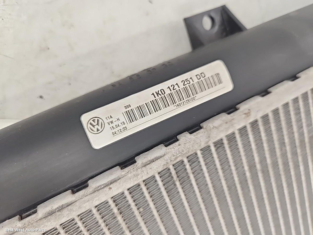2015 VOLKSWAGEN CADDY Radiator