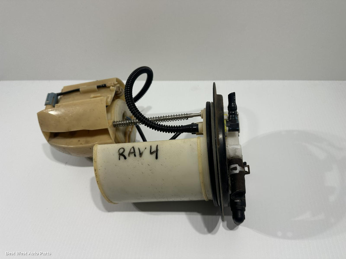 2014 TOYOTA RAV4 Fuel Pump