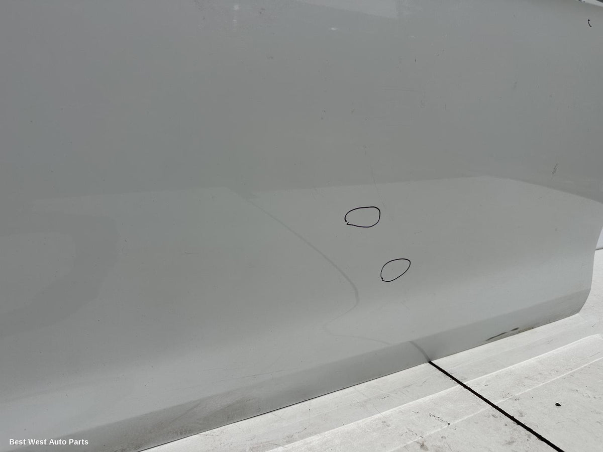 2013 VOLKSWAGEN GOLF Left Front Door